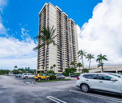 203-5600 N Flagler Dr, West Palm Beach, FL, 33407-2648 | Card Image