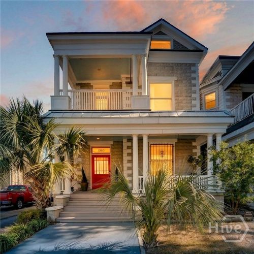 1902 Barnard St, savannah, GA, 31401-8025 | Card Image