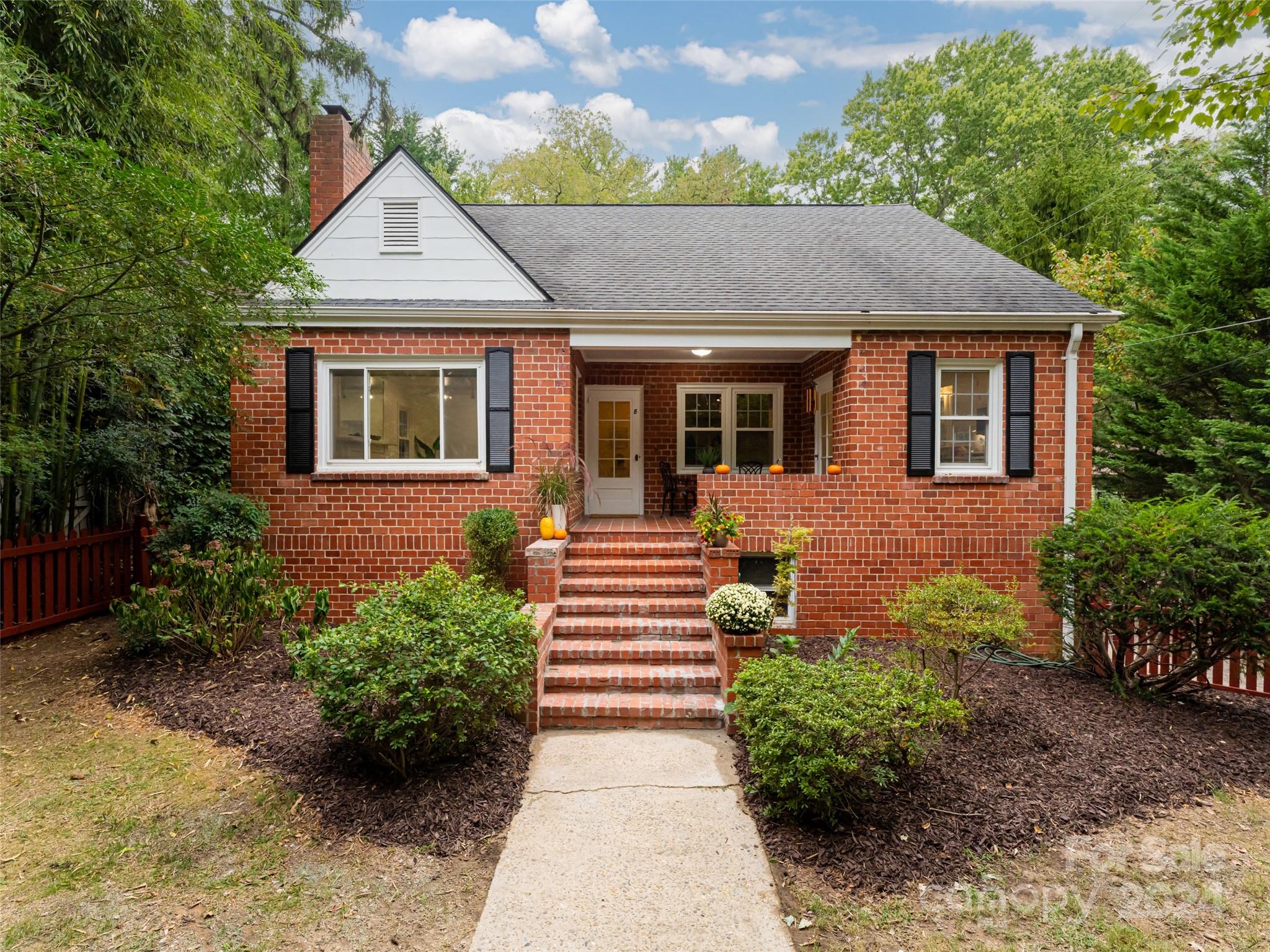 Mount Vernon Cir, Asheville, NC 28804