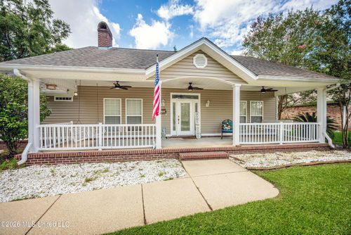 9227 Nancy Dr, Biloxi, MS, 39532-3774 | Card Image