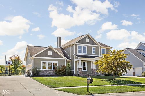 9159 Brookstone Pl, Zionsville, IN, 46077-5520 | Card Image