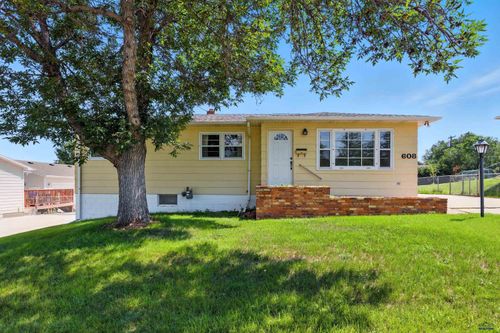 608 44th St, Rapid City, SD, 57702-2020 | Card Image