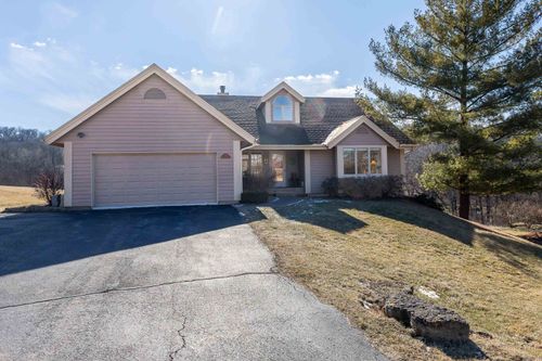 17 Wedgewood Dr, Galena, IL, 61036-8677 | Card Image