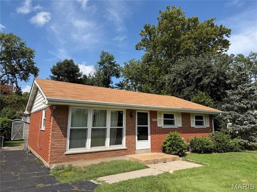 1201 Senate Dr, Saint Louis, MO, 63138-2827 | Card Image