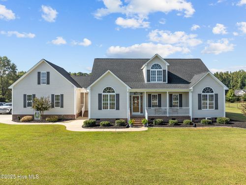 4009 1st St, Farmville, NC, 27828-9253 | Card Image