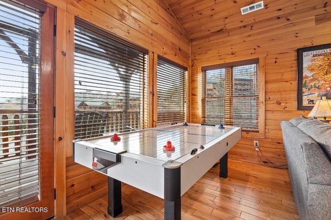 880 Great Smoky Way, House other with 4 bedrooms, 4 bathrooms and null parking in Gatlinburg TN | Image 23