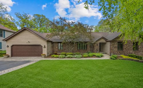 655 Oakview Dr, Algonquin, IL, 60102-2048 | Card Image
