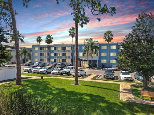 427-2700 Coconut Bay Ln, SARASOTA, FL, 34237-3027 | Card Image