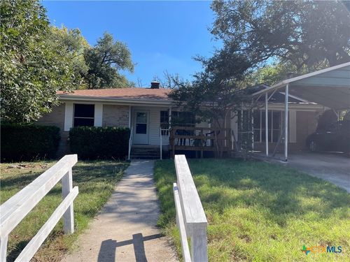 1304 W Avenue B, Lampasas, TX, 76550-1532 | Card Image