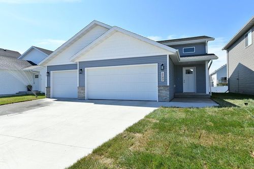 1143 60th Ave W, West Fargo, ND, 58078-2960 | Card Image