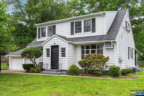 34 Emerson Rd, Westwood, NJ, 07675-2724 | Card Image