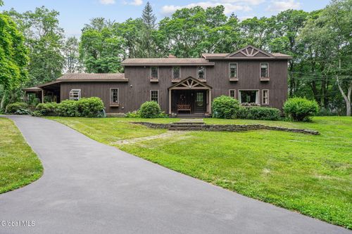 135 Willow Street, Guilderland, NY, 12084 | Card Image