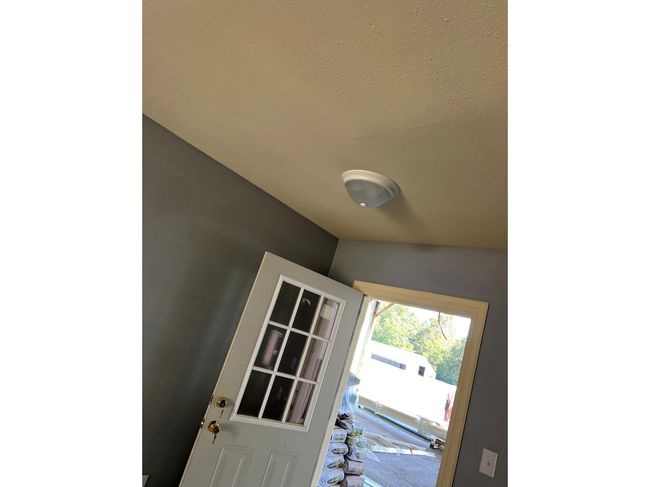 Interior details with a textured ceiling | Image 4