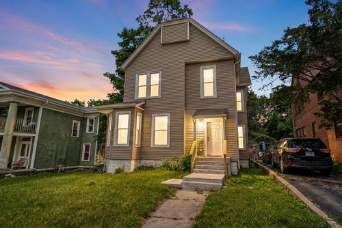 712 N Court St, Rockford, IL, 61103-6922 | Card Image