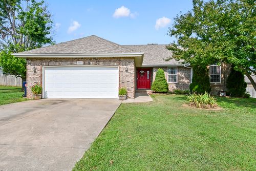 949 Megan Ln, Willard, MO, 65781-8199 | Card Image