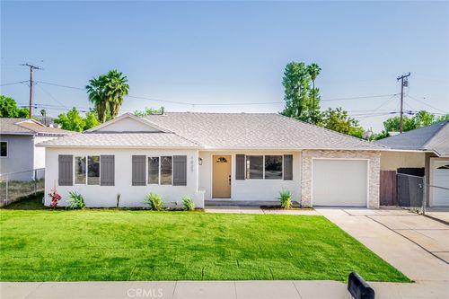 1027 Griffith Way, Hemet, CA, 92543-6182 | Card Image