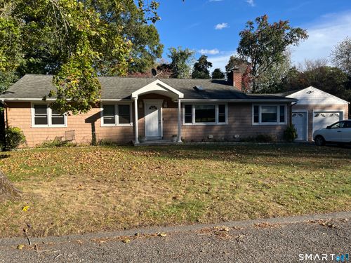 32 Poplar St, Trumbull, CT, 06611-3046 | Card Image
