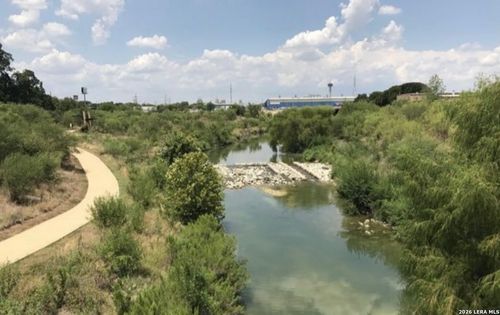 103 W Mitchell St, San Antonio, TX, 78204-2351 | Card Image