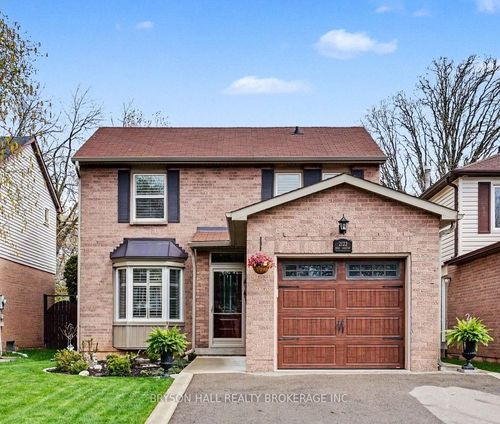 2122 Hunt Cres, Burlington, ON, L7M2P3 | Card Image