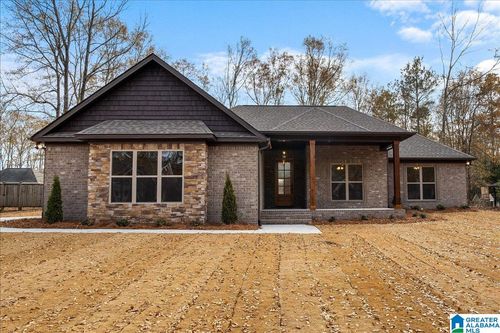 124 Fawn Dr, Clanton, AL, 35045-8320 | Card Image