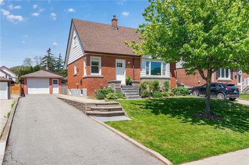 496 Rosseau Rd, Hamilton, ON, L8K4T5 | Card Image