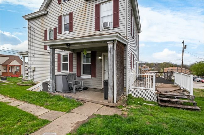 1045 Park Ave, House other with 4 bedrooms, 2 bathrooms and null parking in East Mc Keesport PA | Image 4