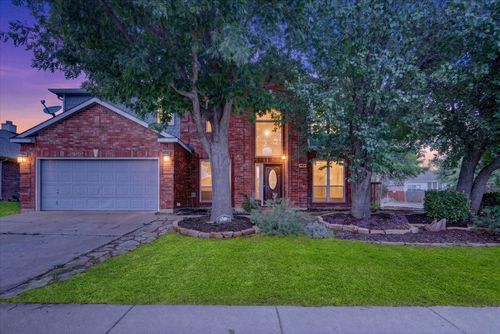 211 Milton Drive, Arlington, TX, 76002 | Card Image