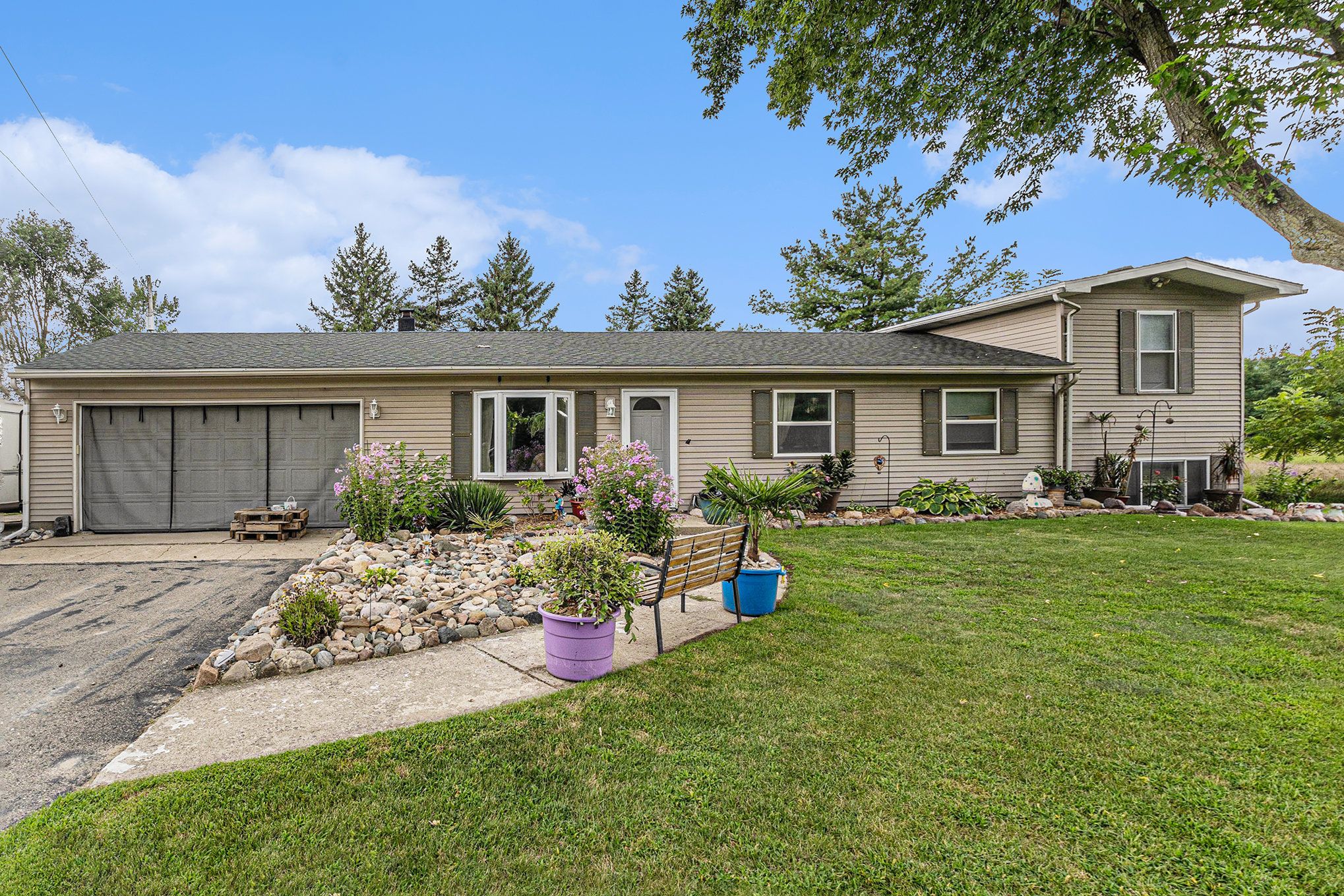 Lucy Rd, Howell, MI 48843