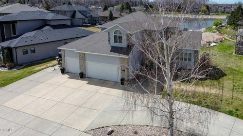 1700 Riverwood Dr, Bismarck, ND, 58504-8818 | Card Image