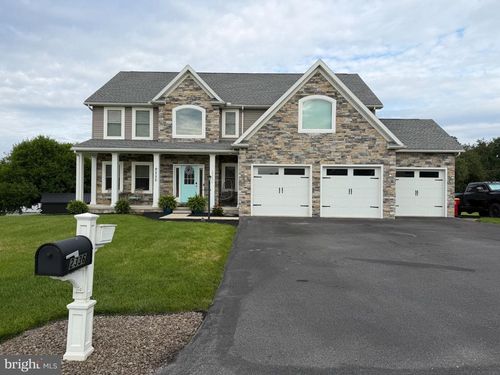 2336 Bodie Island Dr, CHAMBERSBURG, PA, 17202-8255 | Card Image