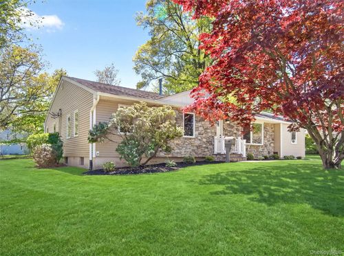 19 Buckingham Rd, Nanuet, NY, 10954-1341 | Card Image