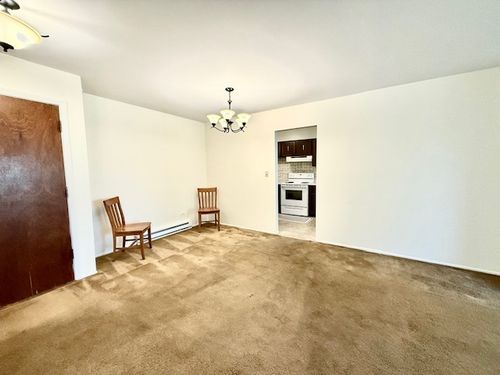 apt-116-816 E Old Willow Rd, Prospect Heights, IL, 60070-2116 | Card Image