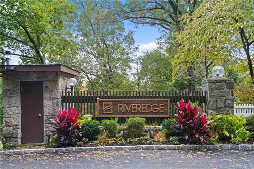2a-1 David Ln, Yonkers, NY, 10701-1118 | Card Image