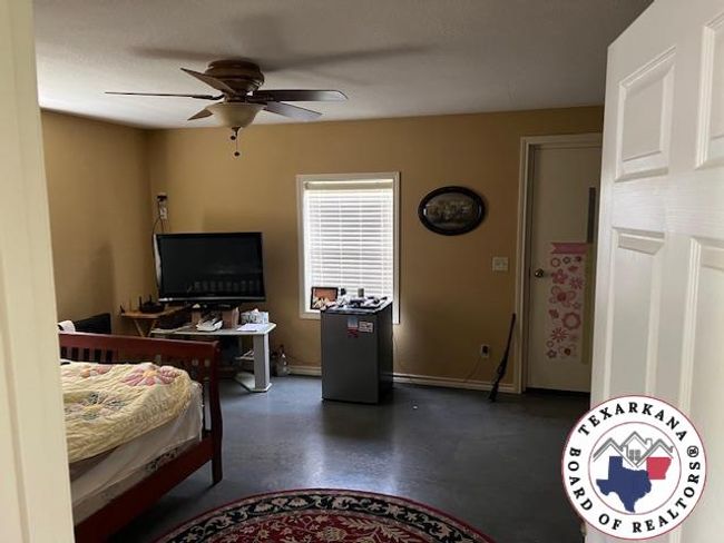3134 &amp; 3138 Fm 1398, Home with 2 bedrooms, 1 bathrooms and null parking in Hooks TX | Image 4