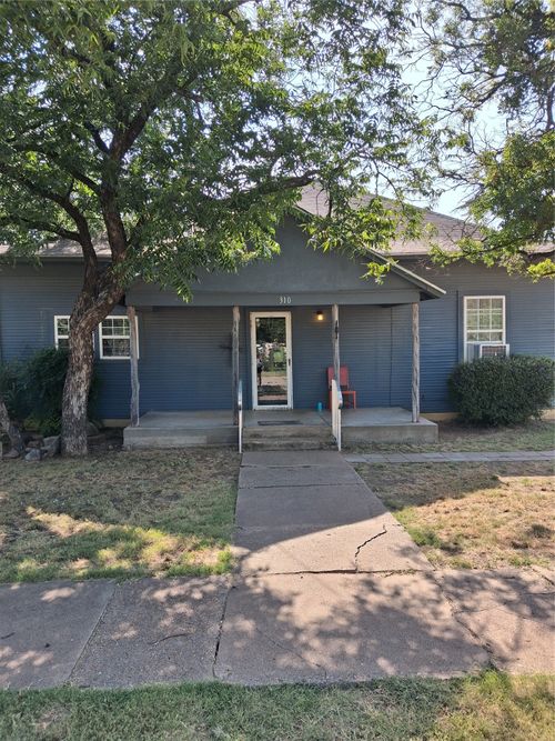 310 Trinity St, Coleman, TX, 76834-3428 | Card Image
