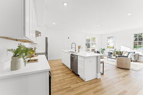 101-272 Lincoln St, Marlborough, MA, 01752-2241 | Card Image