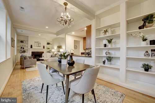 apt-24-220 13th St Se, WASHINGTON, DC, 20003-1424 | Card Image