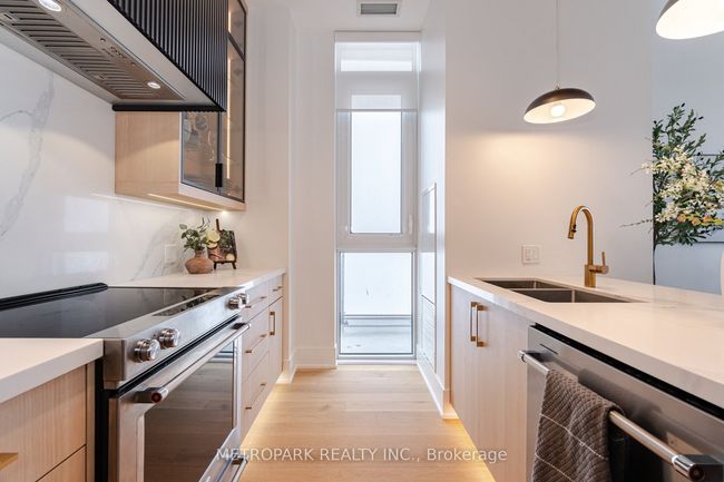 PH215 - 9000 Jane St, Condo with 2 bedrooms, 3 bathrooms and null parking in Concord ON | Image 9