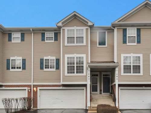 582 Declaration Ln, Aurora, IL, 60502-7341 | Card Image