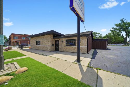 6300 Ogden Ave, Berwyn, IL, 60402-3710 | Card Image