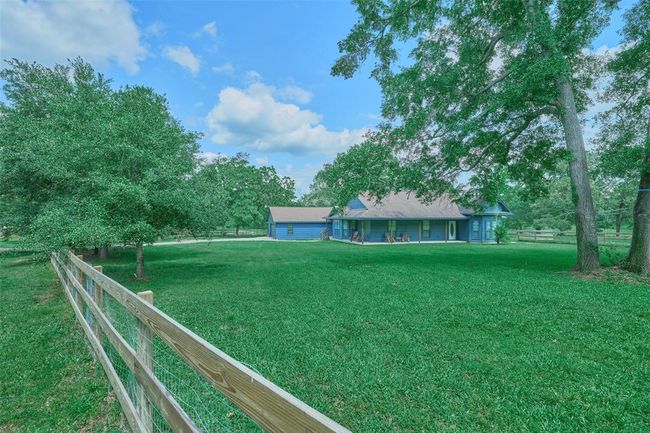 27548 Log Cabin Rd N, House other with 4 bedrooms, 2 bathrooms and 2 parking in Montgomery TX | Image 4
