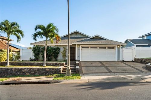 27 Nokekula St, Wailuku, HI, 96793-8348 | Card Image