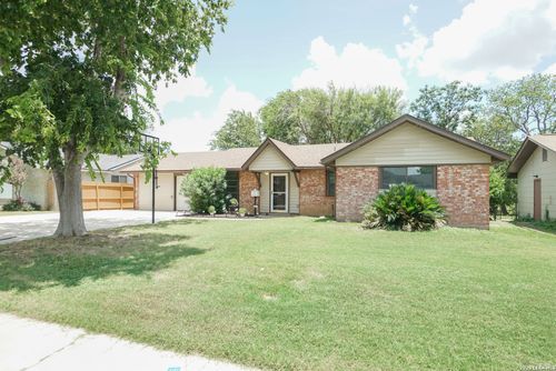221 Meadow Ln, Schertz, TX, 78154-2418 | Card Image