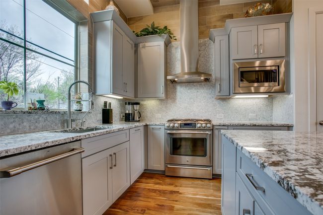 1832 Stevens Bluff Ln, House other with 3 bedrooms, 4 bathrooms and null parking in Dallas TX | Image 6