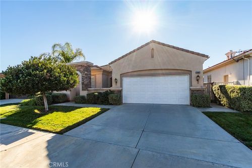 28667 Peach Springs Dr, Menifee, CA, 92584-8481 | Card Image