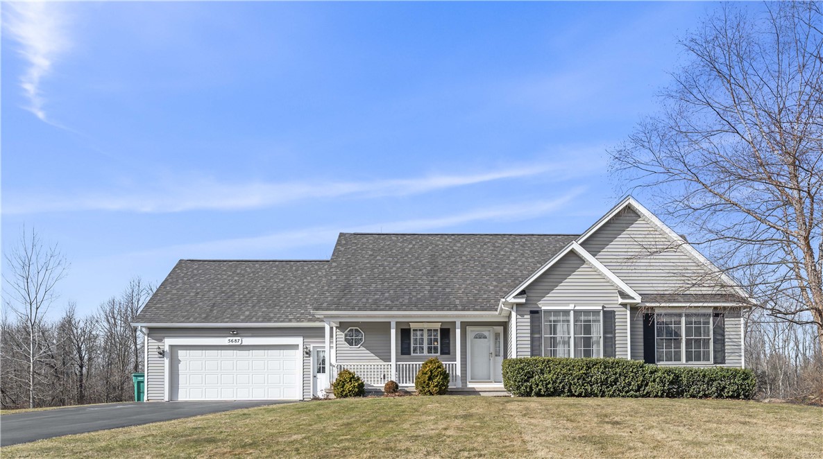 Carriage Ct, Ontario, NY 14519