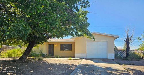 1974 Mahogany Dr, Las Cruces, NM, 88001-2450 | Card Image