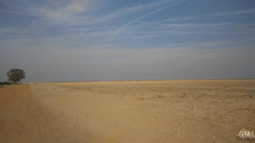 27564 7th Standard Rd, Buttonwillow, CA, 93206-9741 | Card Image