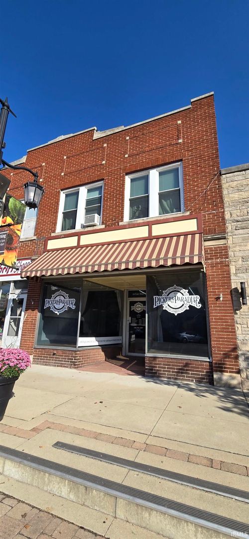 114 E Main St, North Manchester, IN, 46962-1821 | Card Image