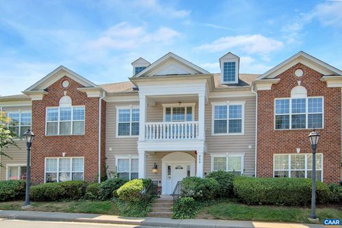 202-949 Glenwood Station Ln, CHARLOTTESVILLE, VA, 22901-5720 | Card Image
